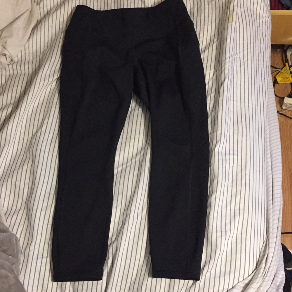 Athleta contender laser cut legging